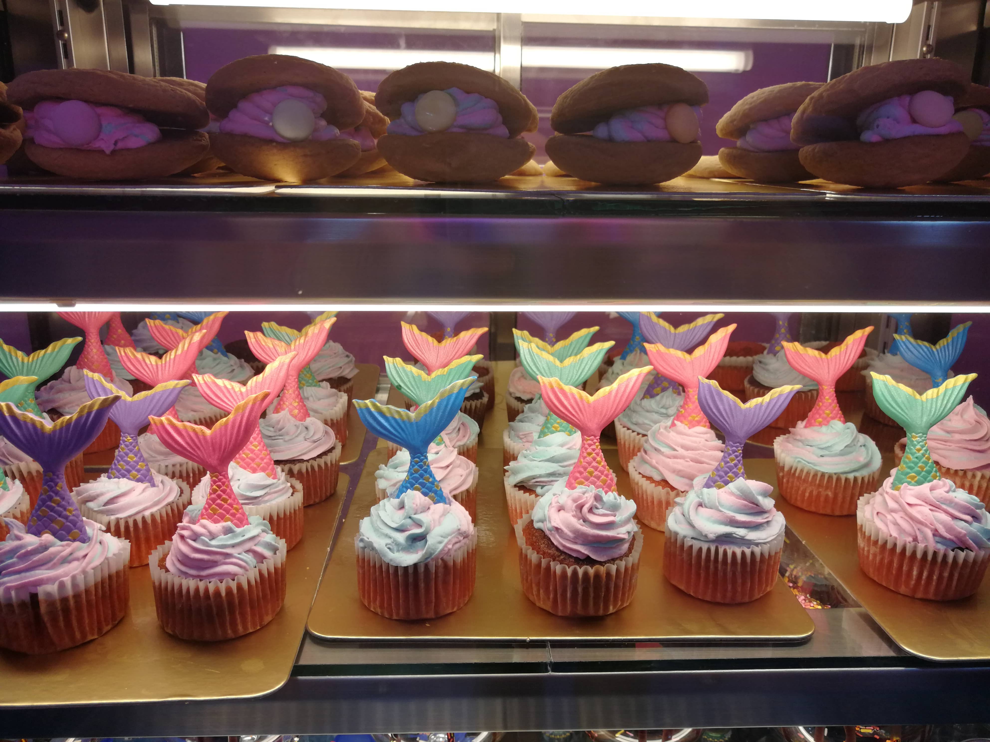 blue-pink-purple-mermaid-cupcakes