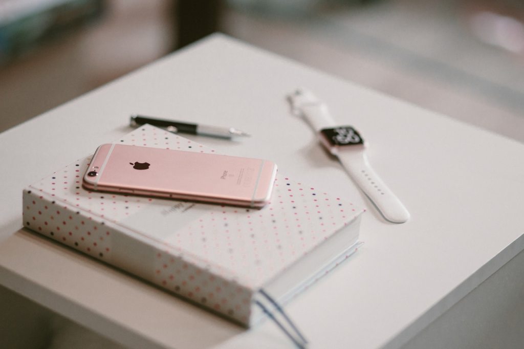 pink-iphone-notebook-watch