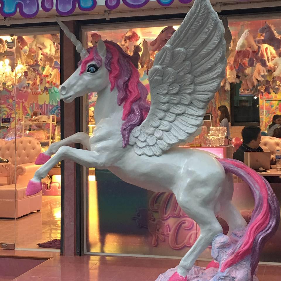 unicorn-cafe-2