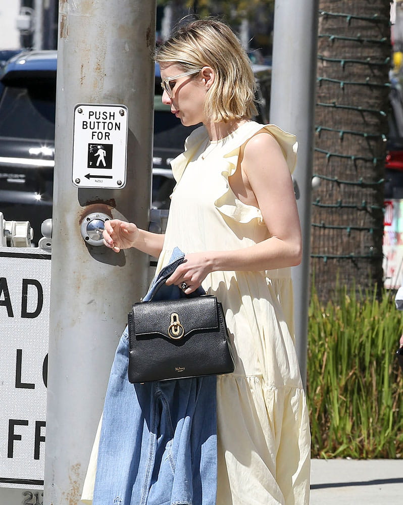 Emma-Roberts-Mulberry-Mini-Seaton-Bag-min.jpg