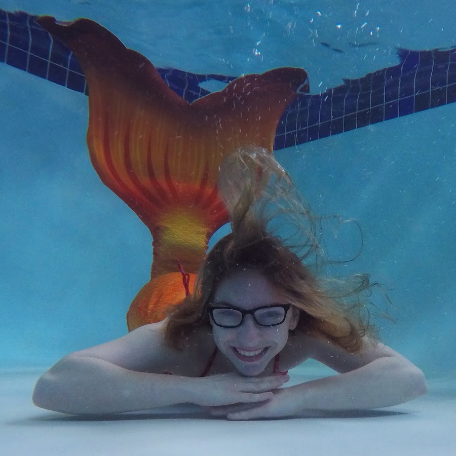 Vancouver-Mermaid-fabric-tail-Nerdmaid-Faith