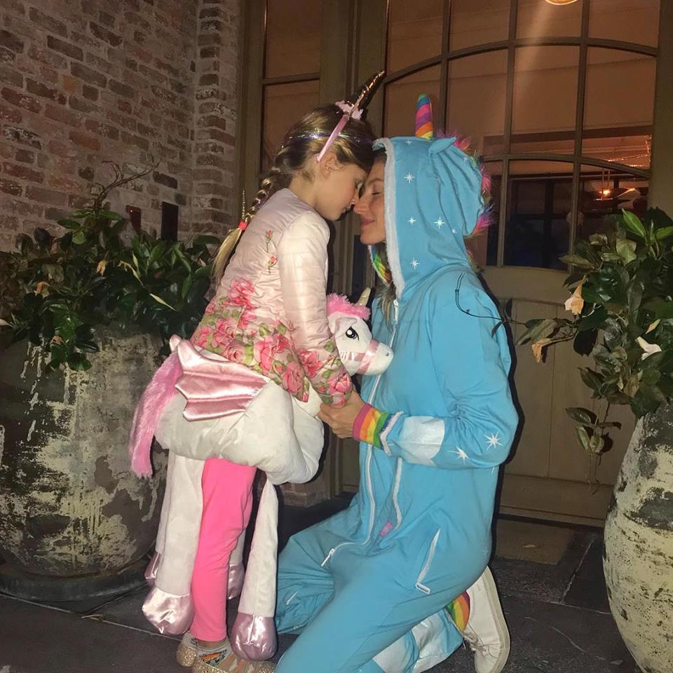 Gisele-bundchen-halloween-unicorn